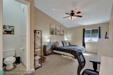 EAST SIDE POMPANO BEACH large townhouse/Fee Simple;3bed/3.5 on Pompano Beach Golf Course  in Florida - for sale on GolfHomes.com, golf home, golf lot