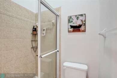 EAST SIDE POMPANO BEACH large townhouse/Fee Simple;3bed/3.5 on Pompano Beach Golf Course  in Florida - for sale on GolfHomes.com, golf home, golf lot
