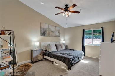 EAST SIDE POMPANO BEACH large townhouse/Fee Simple;3bed/3.5 on Pompano Beach Golf Course  in Florida - for sale on GolfHomes.com, golf home, golf lot