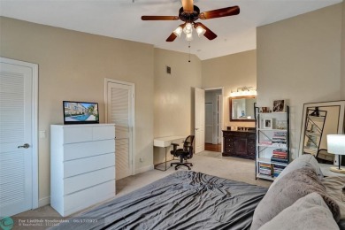 EAST SIDE POMPANO BEACH large townhouse/Fee Simple;3bed/3.5 on Pompano Beach Golf Course  in Florida - for sale on GolfHomes.com, golf home, golf lot