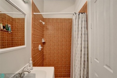 EAST SIDE POMPANO BEACH large townhouse/Fee Simple;3bed/3.5 on Pompano Beach Golf Course  in Florida - for sale on GolfHomes.com, golf home, golf lot