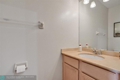 EAST SIDE POMPANO BEACH large townhouse/Fee Simple;3bed/3.5 on Pompano Beach Golf Course  in Florida - for sale on GolfHomes.com, golf home, golf lot