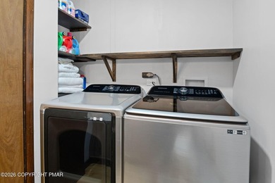 Discover exceptional value in this open-concept furnished 3 on Split Rock Resort and Country Club in Pennsylvania - for sale on GolfHomes.com, golf home, golf lot