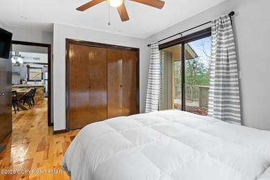 Discover exceptional value in this open-concept furnished 3 on Split Rock Resort and Country Club in Pennsylvania - for sale on GolfHomes.com, golf home, golf lot