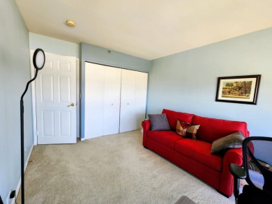 5000 Town Center living is a lifestyle! Professional on-site on Evergreen Hills Golf Course in Michigan - for sale on GolfHomes.com, golf home, golf lot