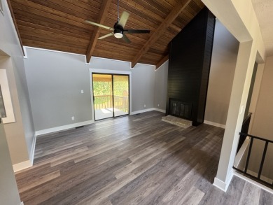 2 Bedroom, 1.5 Bath Townouse on Perry Park Golf Resort in Kentucky - for sale on GolfHomes.com, golf home, golf lot