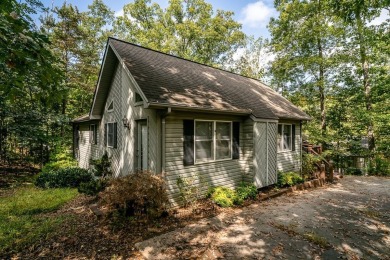This Massanutten home features 3 bedrooms and 2 full bathrooms on Woodstone Meadows Golf Course At Massanutten in Virginia - for sale on GolfHomes.com, golf home, golf lot