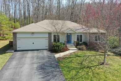 3 bedroom/2.5 bath ranch home situated on just over 1/2 an acre on Glade Springs Resort Golf Course in West Virginia - for sale on GolfHomes.com, golf home, golf lot