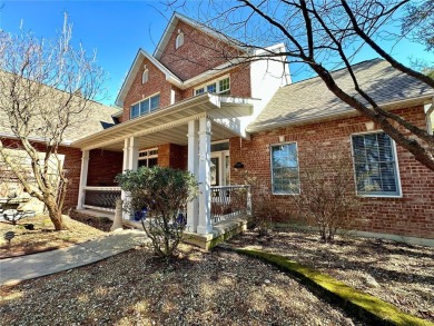 Well maintained spacious 5 bedroom home nestled in the pine on Oak Meadow Country Club in Missouri - for sale on GolfHomes.com, golf home, golf lot