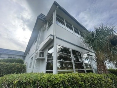Great opportunity to own this corner 1 bedroom 1.5 bath condo on Kings Point Golf - Executive in Florida - for sale on GolfHomes.com, golf home, golf lot