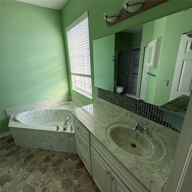 ** OPPORTUNITY AWAITS ***  Don't miss this 3/2 home with Golf on Ocala Palms Golf and Country Club in Florida - for sale on GolfHomes.com, golf home, golf lot