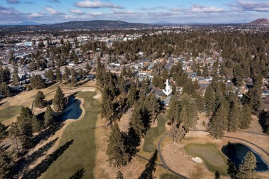 Golf course views from this 2752 sq ft single level home on Bend Golf and Country Club in Oregon - for sale on GolfHomes.com, golf home, golf lot