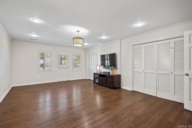 Rare opportunity to find a move in ready home in a great on Pleasant Valley Country Club in Arkansas - for sale on GolfHomes.com, golf home, golf lot