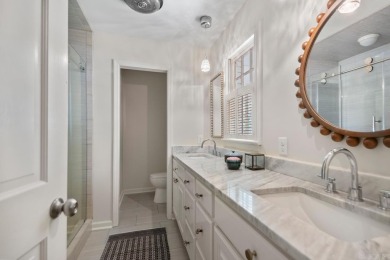 Rare opportunity to find a move in ready home in a great on Pleasant Valley Country Club in Arkansas - for sale on GolfHomes.com, golf home, golf lot