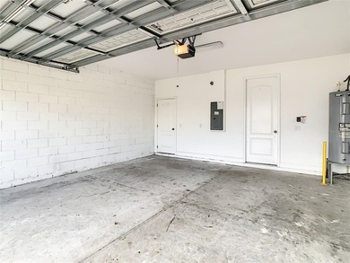 Come see this amazing corner unit townhouse in the sought after on Eagle Creek Golf Club in Florida - for sale on GolfHomes.com, golf home, golf lot