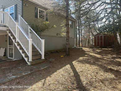 Located in the desirable Emerald Lakes community this 3 bedroom on Pinecrest Lake Golf and Country Club in Pennsylvania - for sale on GolfHomes.com, golf home, golf lot