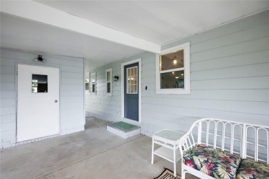 This GORGEOUS 2/2 home in Country Club Hills is a total on El Diablo Executive Golf Course in Florida - for sale on GolfHomes.com, golf home, golf lot