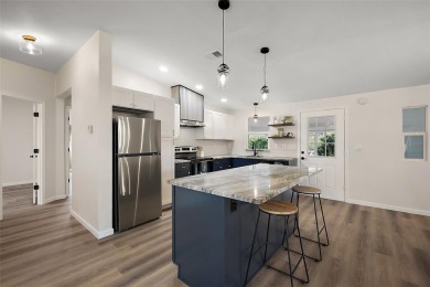 This GORGEOUS 2/2 home in Country Club Hills is a total on El Diablo Executive Golf Course in Florida - for sale on GolfHomes.com, golf home, golf lot