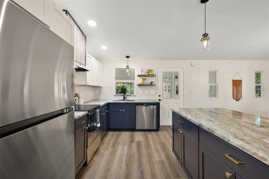 This GORGEOUS 2/2 home in Country Club Hills is a total on El Diablo Executive Golf Course in Florida - for sale on GolfHomes.com, golf home, golf lot