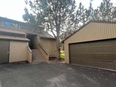 One of three Eagle Crest fractionals with a garage. This 10 week on Eagle Crest Golf Resort - Resort Course in Oregon - for sale on GolfHomes.com, golf home, golf lot