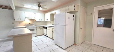 Welcome home to this charming Bostonian Model Villa located in on On Top of the World Golf Course in Florida - for sale on GolfHomes.com, golf home, golf lot