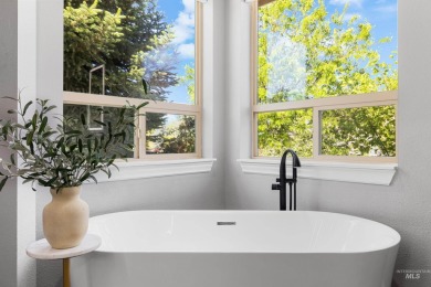 Beautifully updated and custom- 4 bedroom home in the on Hunters Point Golf Club in Idaho - for sale on GolfHomes.com, golf home, golf lot