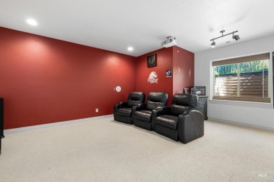 Beautifully updated and custom- 4 bedroom home in the on Hunters Point Golf Club in Idaho - for sale on GolfHomes.com, golf home, golf lot