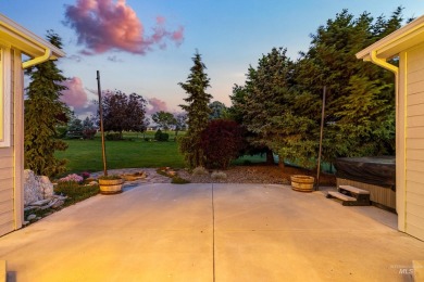 Beautifully updated and custom- 4 bedroom home in the on Hunters Point Golf Club in Idaho - for sale on GolfHomes.com, golf home, golf lot