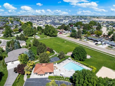 Beautifully updated and custom- 4 bedroom home in the on Hunters Point Golf Club in Idaho - for sale on GolfHomes.com, golf home, golf lot