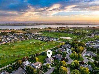 Beautifully updated and custom- 4 bedroom home in the on Hunters Point Golf Club in Idaho - for sale on GolfHomes.com, golf home, golf lot