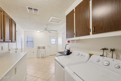 Updated/Charming Updated 2 Bed/2 bath Gemini Twin home on the on Sun City-Willow Creek / Willow Brook  in Arizona - for sale on GolfHomes.com, golf home, golf lot