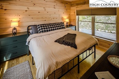 GREAT PRICE - RENTAL READY! Outstanding Log Cabin in Prime Beech on Beech Mountain Club in North Carolina - for sale on GolfHomes.com, golf home, golf lot