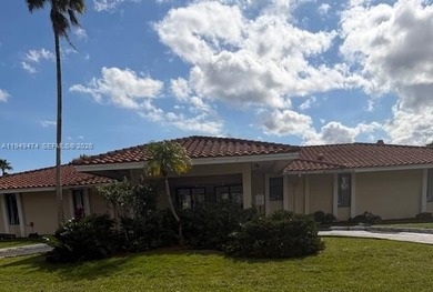 available for lease...Beautiful 2/2 condo with approx. 1000 SF on Inverrary Country Club in Florida - for sale on GolfHomes.com, golf home, golf lot