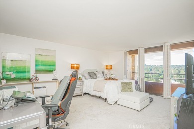 Welcome to this spectacular 2 bedroom, 2 bathroom view home at on Leisure Village Par 3 Golf Course in California - for sale on GolfHomes.com, golf home, golf lot