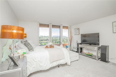 Welcome to this spectacular 2 bedroom, 2 bathroom view home at on Leisure Village Par 3 Golf Course in California - for sale on GolfHomes.com, golf home, golf lot