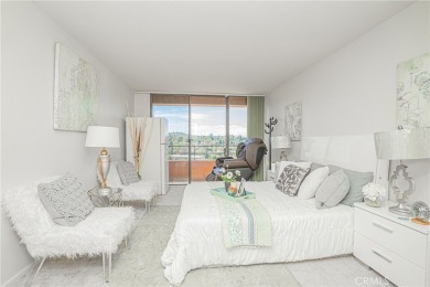 Welcome to this spectacular 2 bedroom, 2 bathroom view home at on Leisure Village Par 3 Golf Course in California - for sale on GolfHomes.com, golf home, golf lot