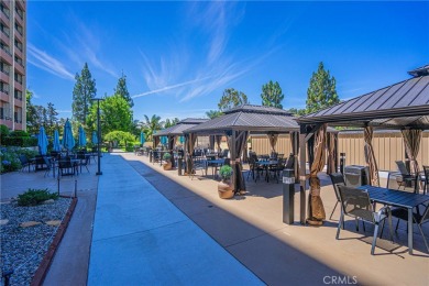 Welcome to this spectacular 2 bedroom, 2 bathroom view home at on Leisure Village Par 3 Golf Course in California - for sale on GolfHomes.com, golf home, golf lot