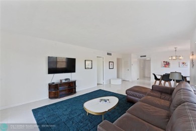 Tastefully renovated top floor corner unit with lots of natural on Inverrary Country Club in Florida - for sale on GolfHomes.com, golf home, golf lot