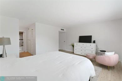 Tastefully renovated top floor corner unit with lots of natural on Inverrary Country Club in Florida - for sale on GolfHomes.com, golf home, golf lot