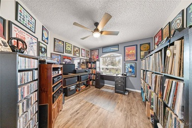 Beautifully updated home in On Top of the World with a FLEX on On Top of the World Golf Course in Florida - for sale on GolfHomes.com, golf home, golf lot