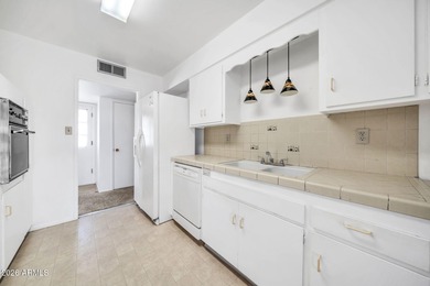 Opportunity knocks in sought-after Sun City, Arizona! This on Sun City North Golf Course in Arizona - for sale on GolfHomes.com, golf home, golf lot