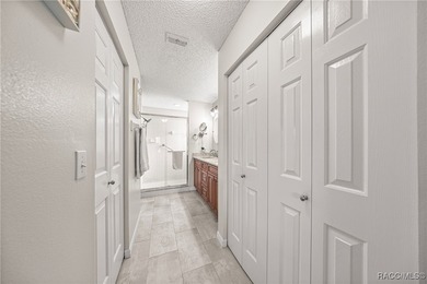 Beautifully updated home in On Top of the World with a FLEX on On Top of the World Golf Course in Florida - for sale on GolfHomes.com, golf home, golf lot