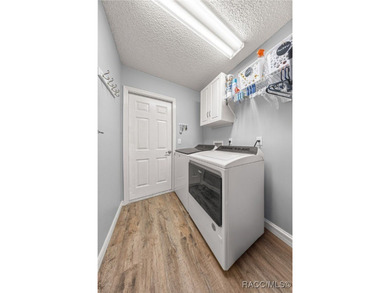 Beautifully updated home in On Top of the World with a FLEX on On Top of the World Golf Course in Florida - for sale on GolfHomes.com, golf home, golf lot