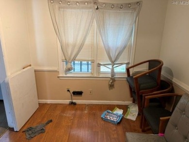 INVESTORS!  3 BEDROOM, 2.5 BATH TOWNHOUSE IN QUIET COMMUNITY on Kempsville Greens Municipal Golf Course in Virginia - for sale on GolfHomes.com, golf home, golf lot
