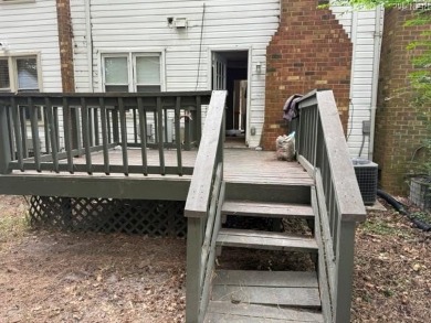 INVESTORS!  3 BEDROOM, 2.5 BATH TOWNHOUSE IN QUIET COMMUNITY on Kempsville Greens Municipal Golf Course in Virginia - for sale on GolfHomes.com, golf home, golf lot