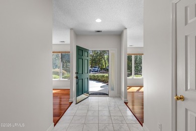 Well maintained 3 bedroom, 2.5 bath single story home offering 2 on  in South Carolina - for sale on GolfHomes.com, golf home, golf lot