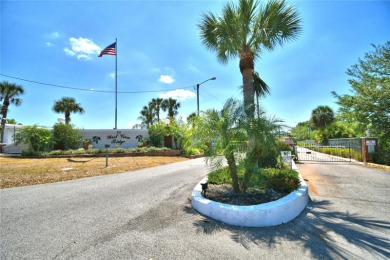 BEAUTIFULLY WELL-MAINTAINED FLORIDA GETAWAY in the desired GATED on Southern Dunes Golf and Country Club in Florida - for sale on GolfHomes.com, golf home, golf lot