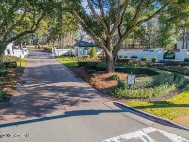 Charming, updated home in Landfall/ Bay Colony. This lovely home on Country Club of Landfall in North Carolina - for sale on GolfHomes.com, golf home, golf lot