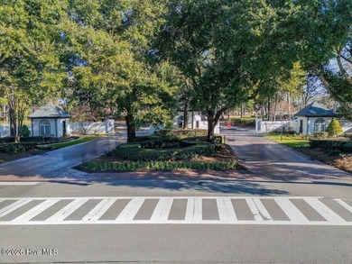 Charming, updated home in Landfall/ Bay Colony. This lovely home on Country Club of Landfall in North Carolina - for sale on GolfHomes.com, golf home, golf lot