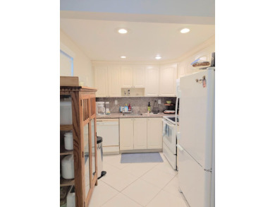 Bright, clean, tastefully updated first floor condo with two on Kings Point Golf -Flanders Way in Florida - for sale on GolfHomes.com, golf home, golf lot